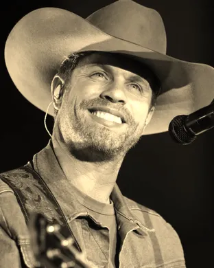 Dustin Lynch